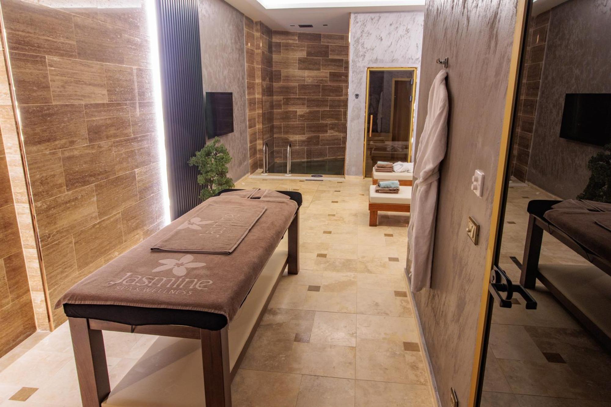 Anadolu Hotels Esenboga Thermal Exterior photo